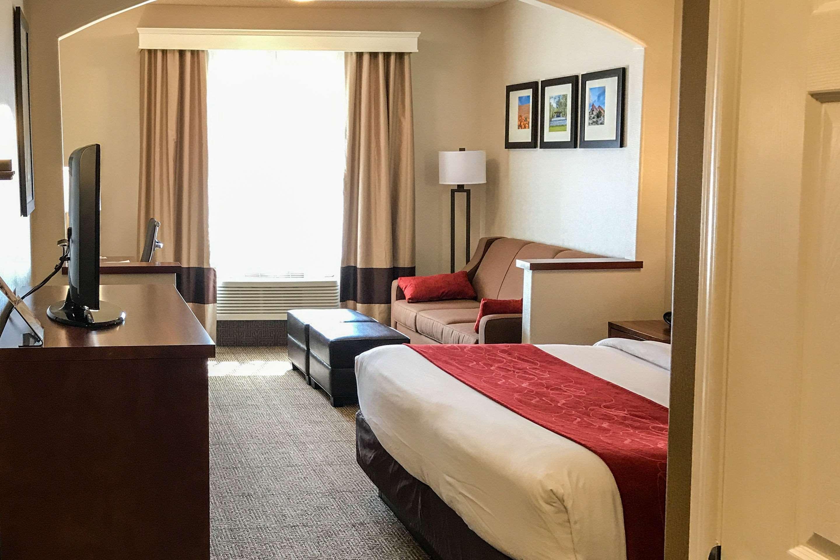 คอมฟอร์ต สวีท เนียร์ ซิกซ์แฟลก เมจิค เมาน์เท็น Hotel Stevenson Ranch ภายนอก รูปภาพ