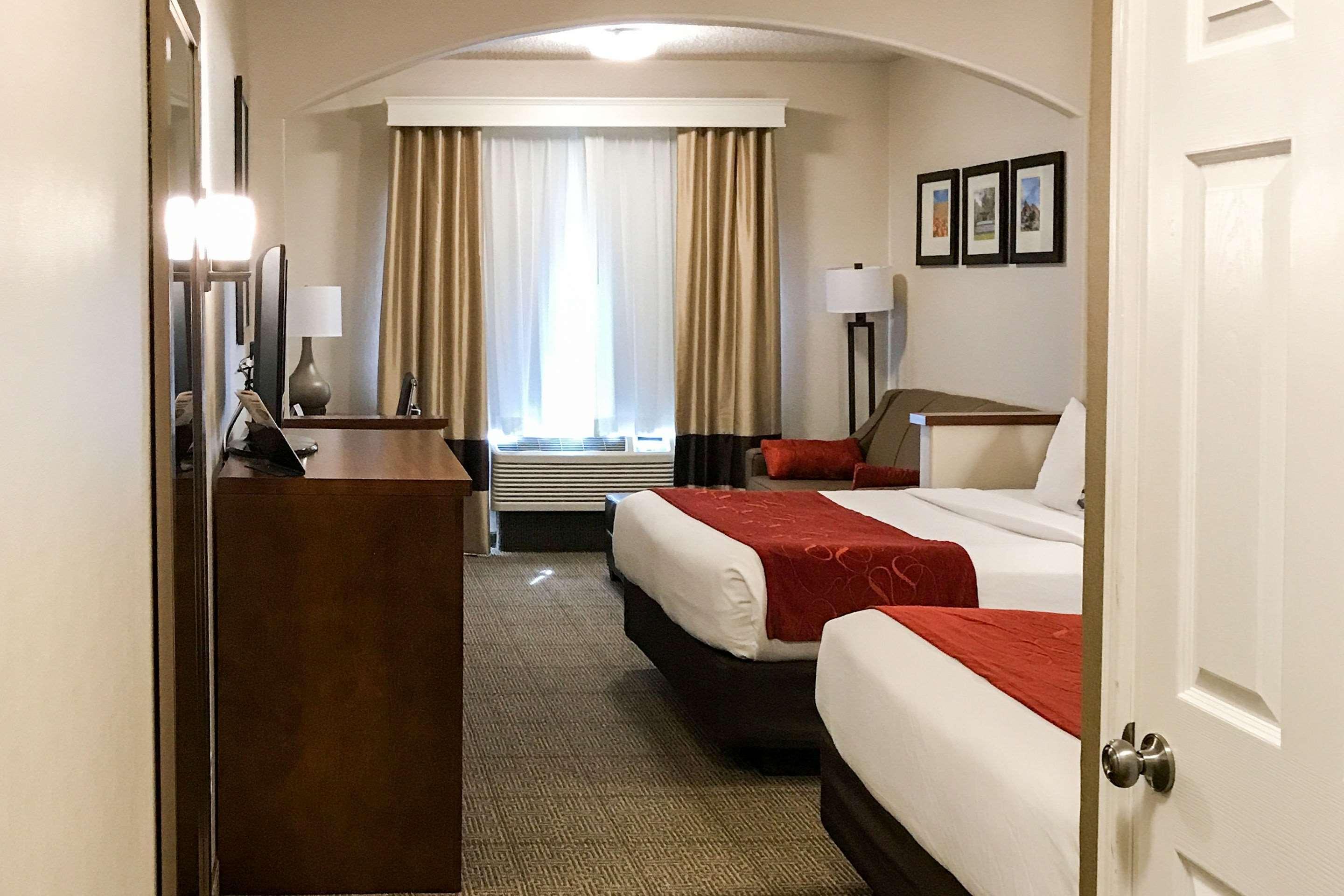 คอมฟอร์ต สวีท เนียร์ ซิกซ์แฟลก เมจิค เมาน์เท็น Hotel Stevenson Ranch ภายนอก รูปภาพ