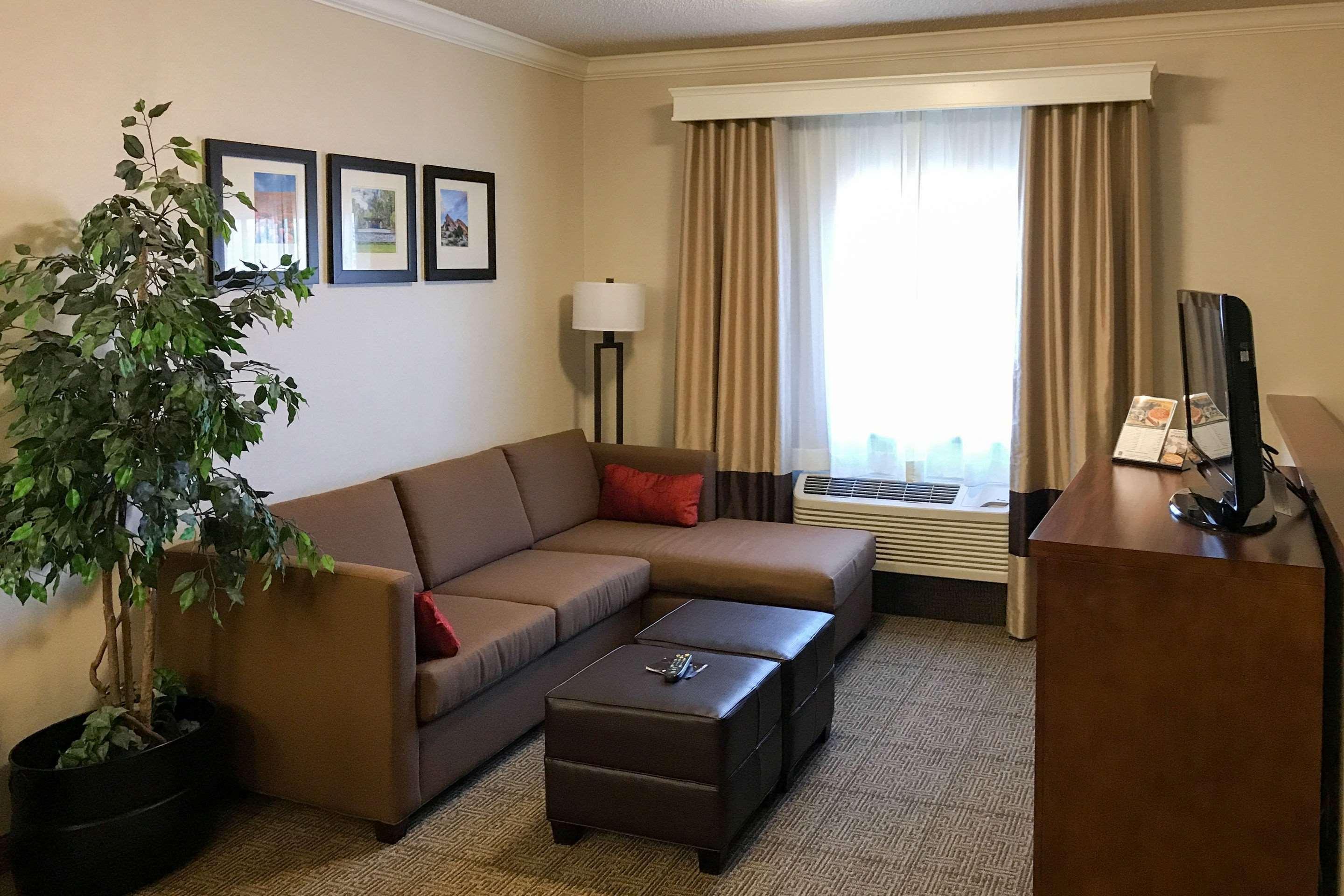 คอมฟอร์ต สวีท เนียร์ ซิกซ์แฟลก เมจิค เมาน์เท็น Hotel Stevenson Ranch ภายนอก รูปภาพ