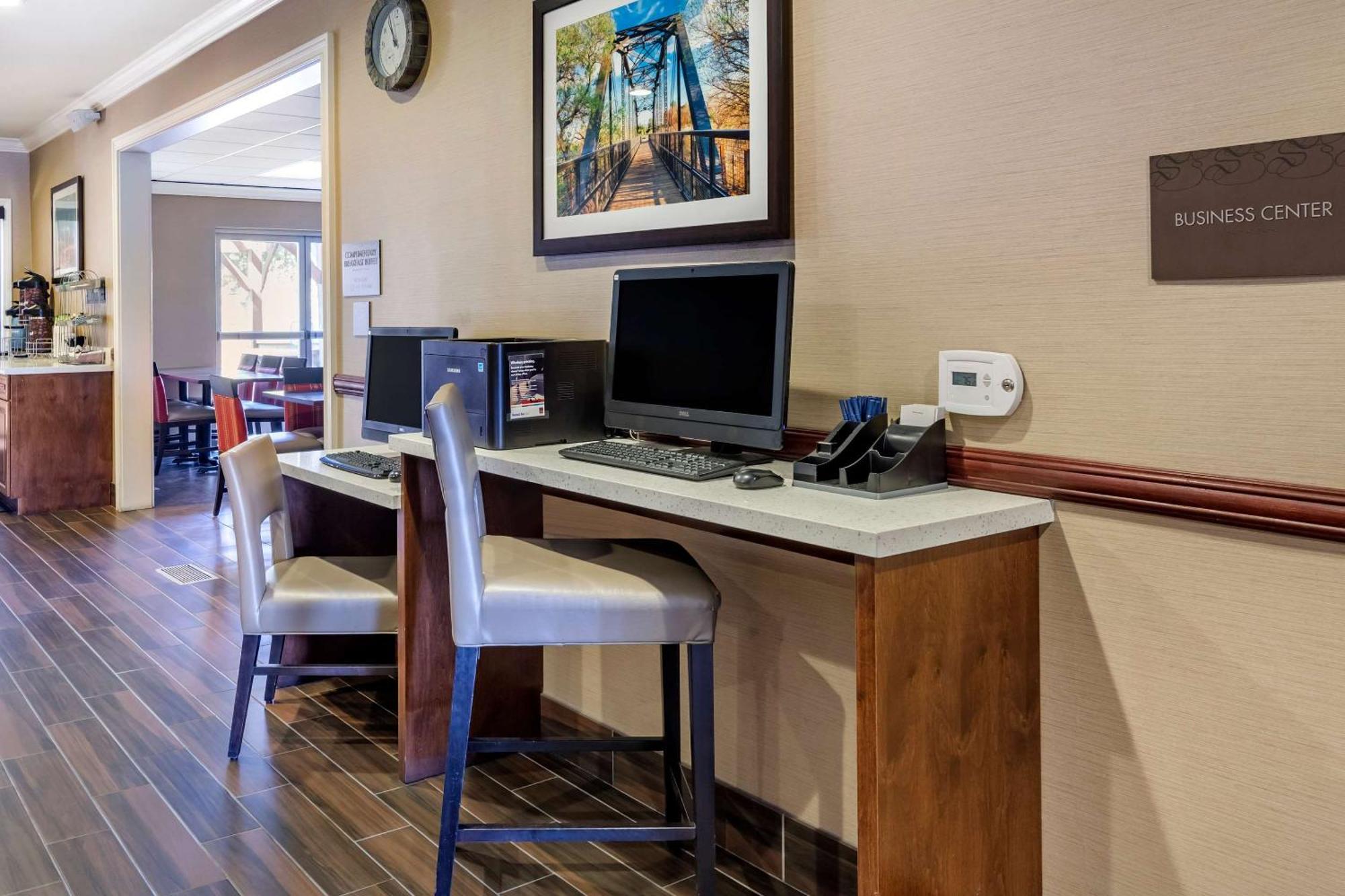 คอมฟอร์ต สวีท เนียร์ ซิกซ์แฟลก เมจิค เมาน์เท็น Hotel Stevenson Ranch ภายนอก รูปภาพ