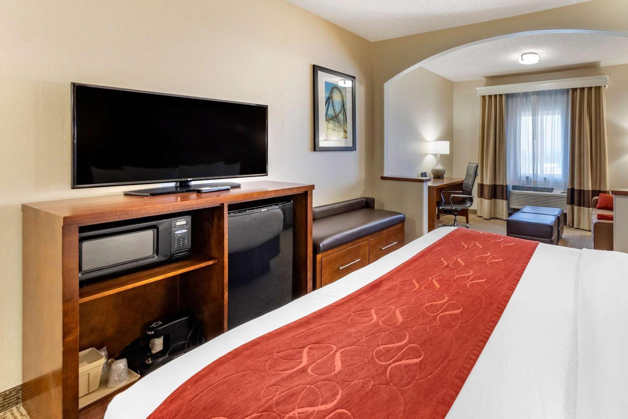 คอมฟอร์ต สวีท เนียร์ ซิกซ์แฟลก เมจิค เมาน์เท็น Hotel Stevenson Ranch ภายนอก รูปภาพ