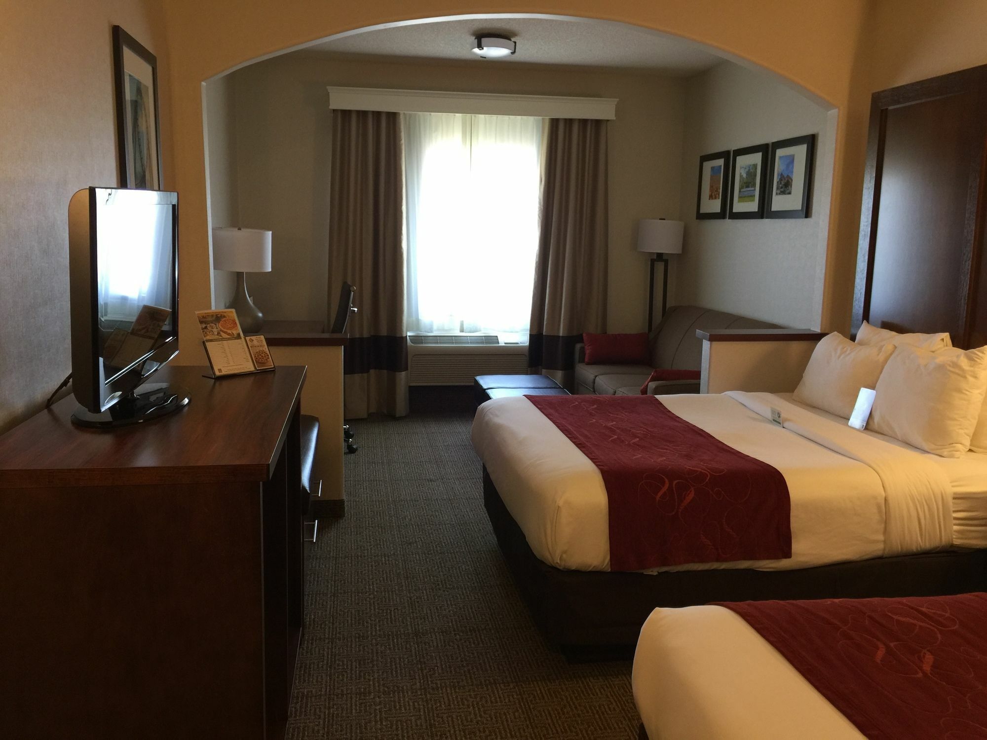 คอมฟอร์ต สวีท เนียร์ ซิกซ์แฟลก เมจิค เมาน์เท็น Hotel Stevenson Ranch ภายนอก รูปภาพ