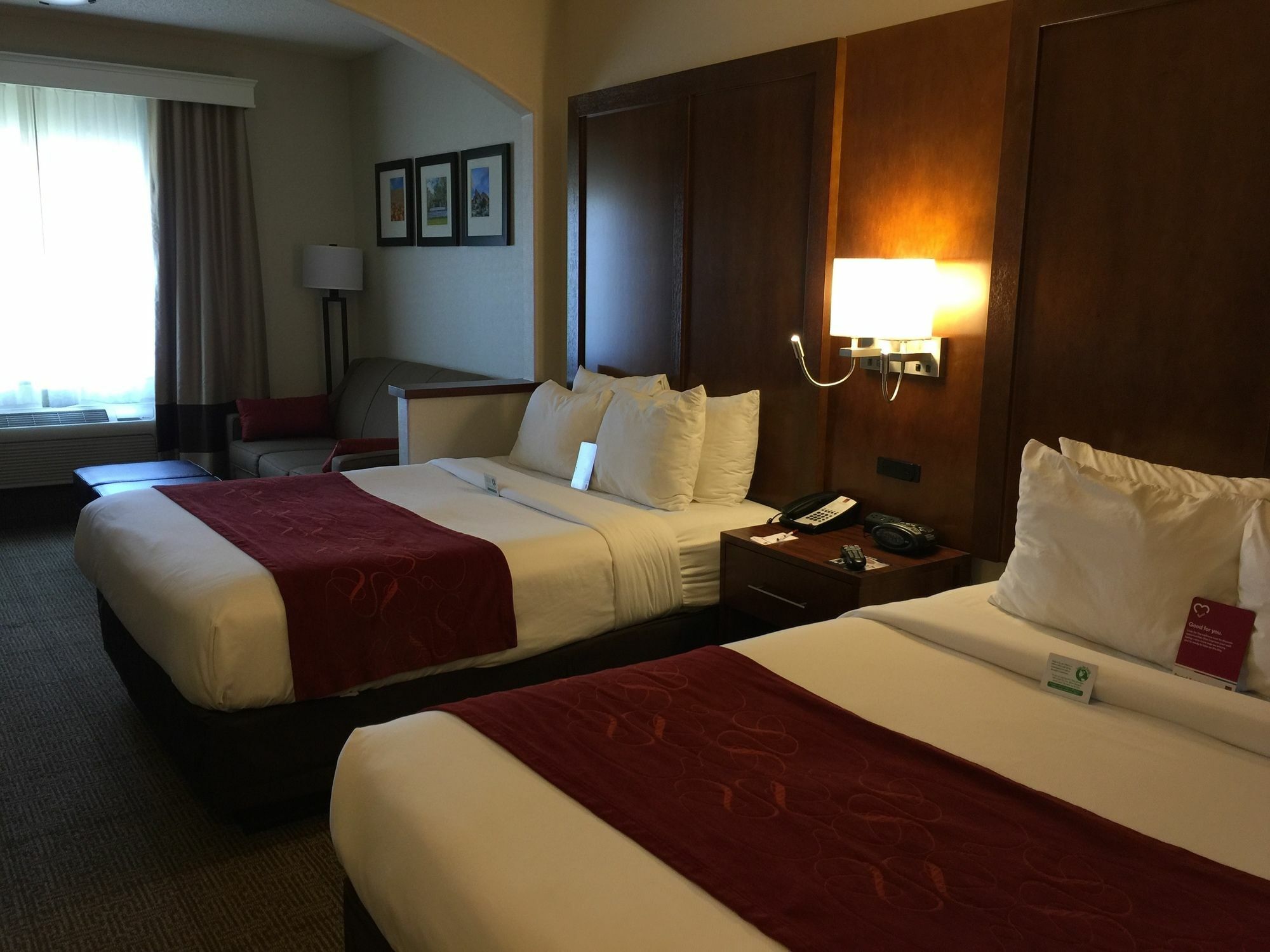 คอมฟอร์ต สวีท เนียร์ ซิกซ์แฟลก เมจิค เมาน์เท็น Hotel Stevenson Ranch ภายนอก รูปภาพ