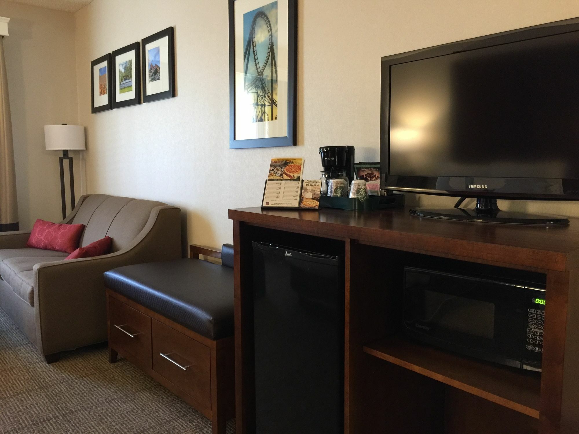 คอมฟอร์ต สวีท เนียร์ ซิกซ์แฟลก เมจิค เมาน์เท็น Hotel Stevenson Ranch ภายนอก รูปภาพ