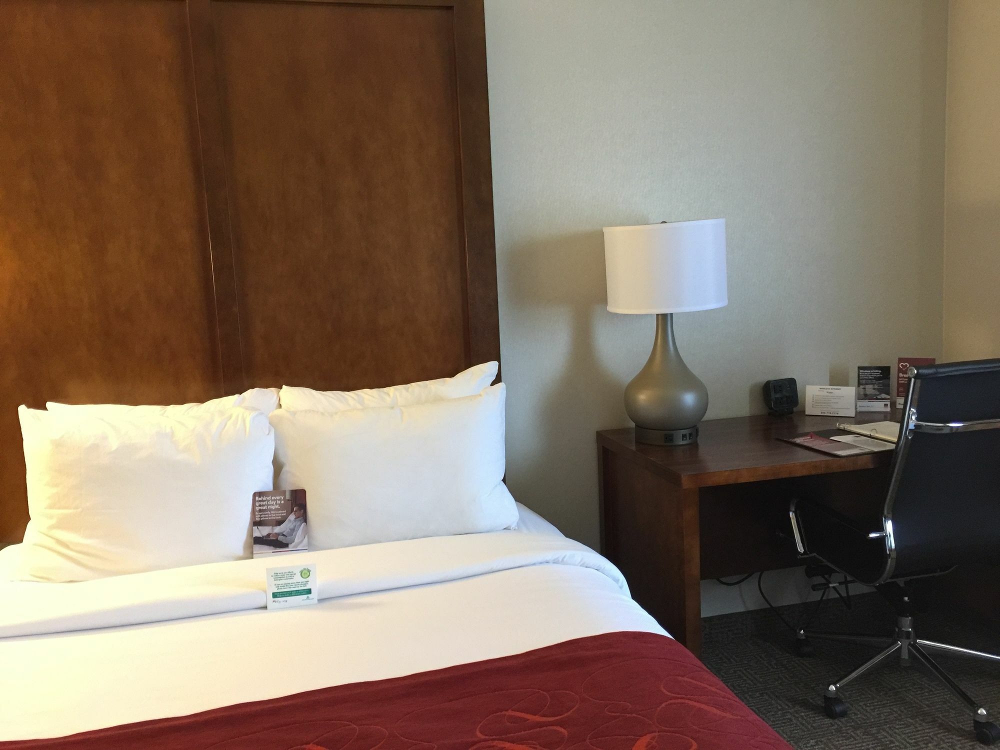 คอมฟอร์ต สวีท เนียร์ ซิกซ์แฟลก เมจิค เมาน์เท็น Hotel Stevenson Ranch ภายนอก รูปภาพ